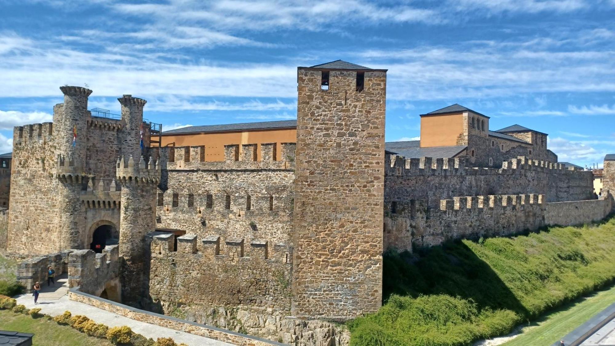 Apartamento Castillo Ponferrada. מראה חיצוני תמונה