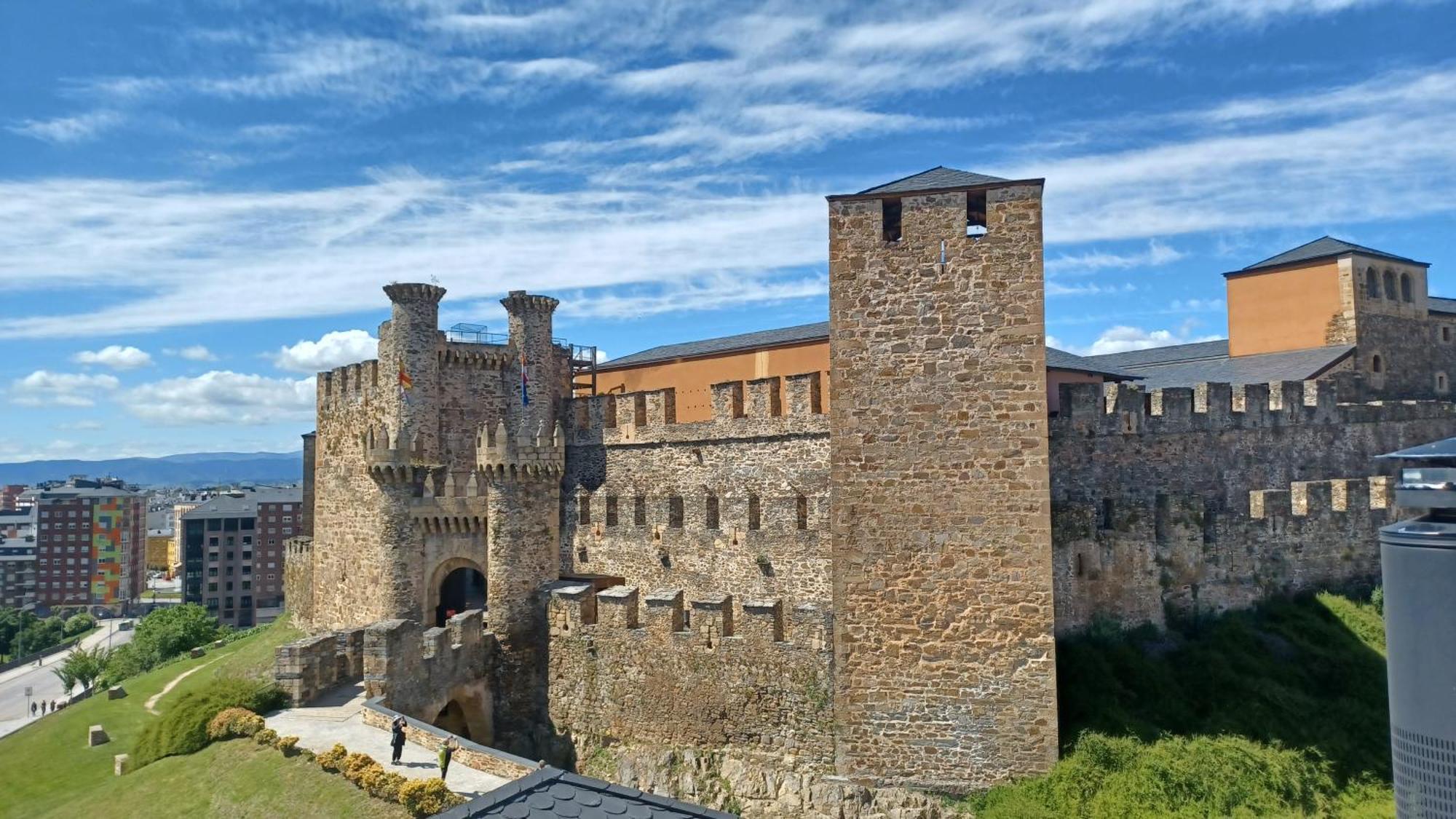 Apartamento Castillo Ponferrada. מראה חיצוני תמונה